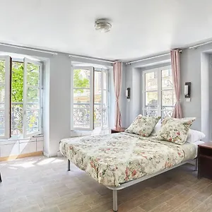Le Petit Borda Otel Paris