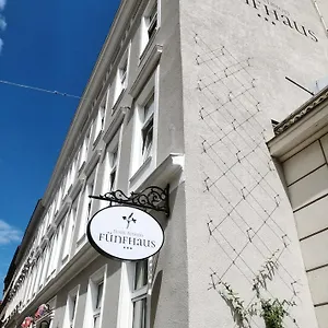 3* Pensión Fünfhaus