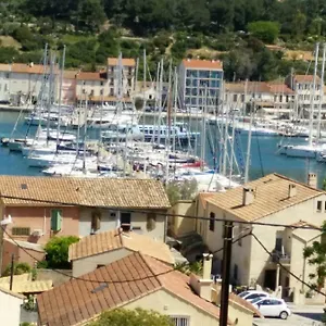 Très Bel T2 De 65 M2 Avec Terrasse Vue Sur Port. Saint-Mandrier-sur-Mer